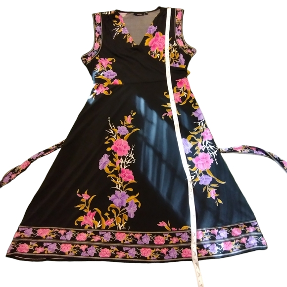 Women's Apt 9 Sleeveless Black, Pink, Purple & Gold floral dress Size Large - Picture 9 of 10